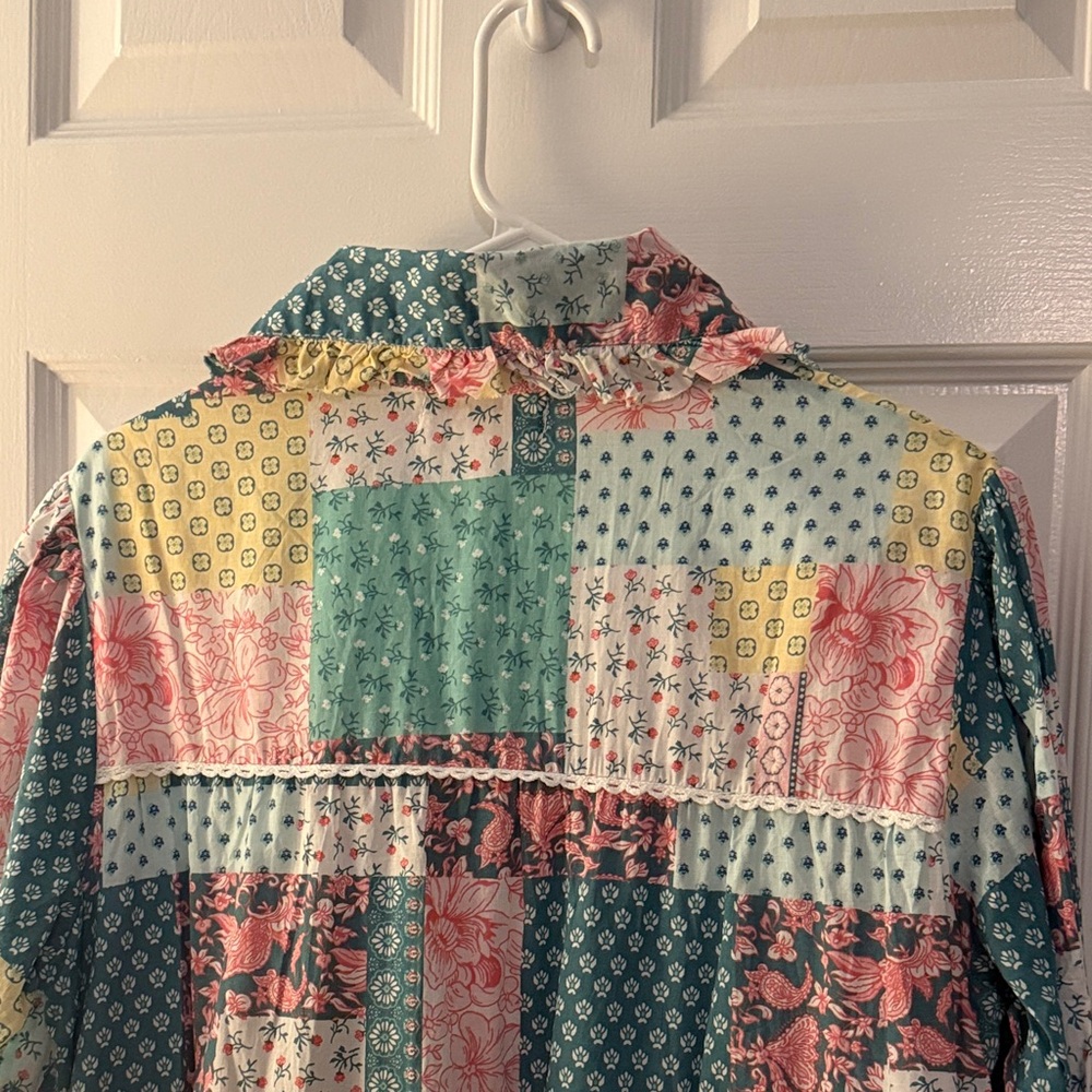 Simply Southern Patchwork Floral Button-Up in Teal, Pink, Yellow, Cream - Picture 5 of 6